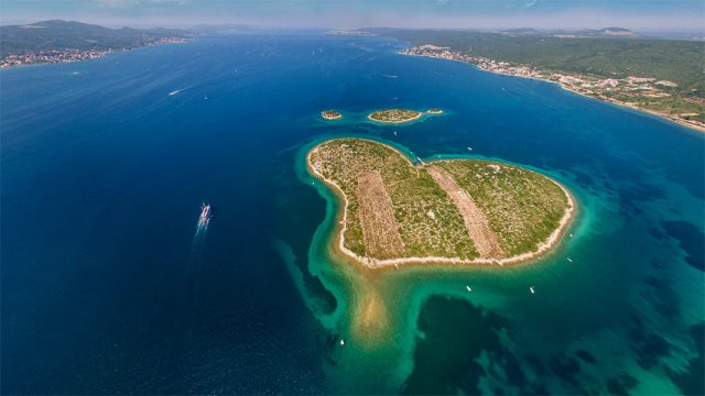 Support from the Ministry and the CNTB